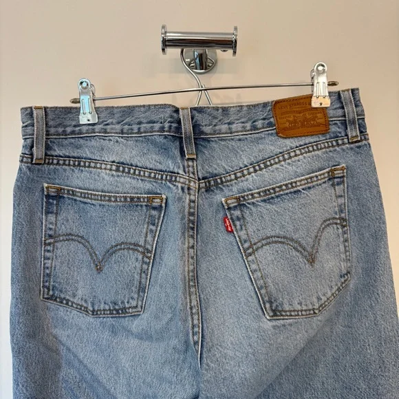 Levi’s Wedgie Light Wash Distressed Denim Jeans - Picture 7 of 8